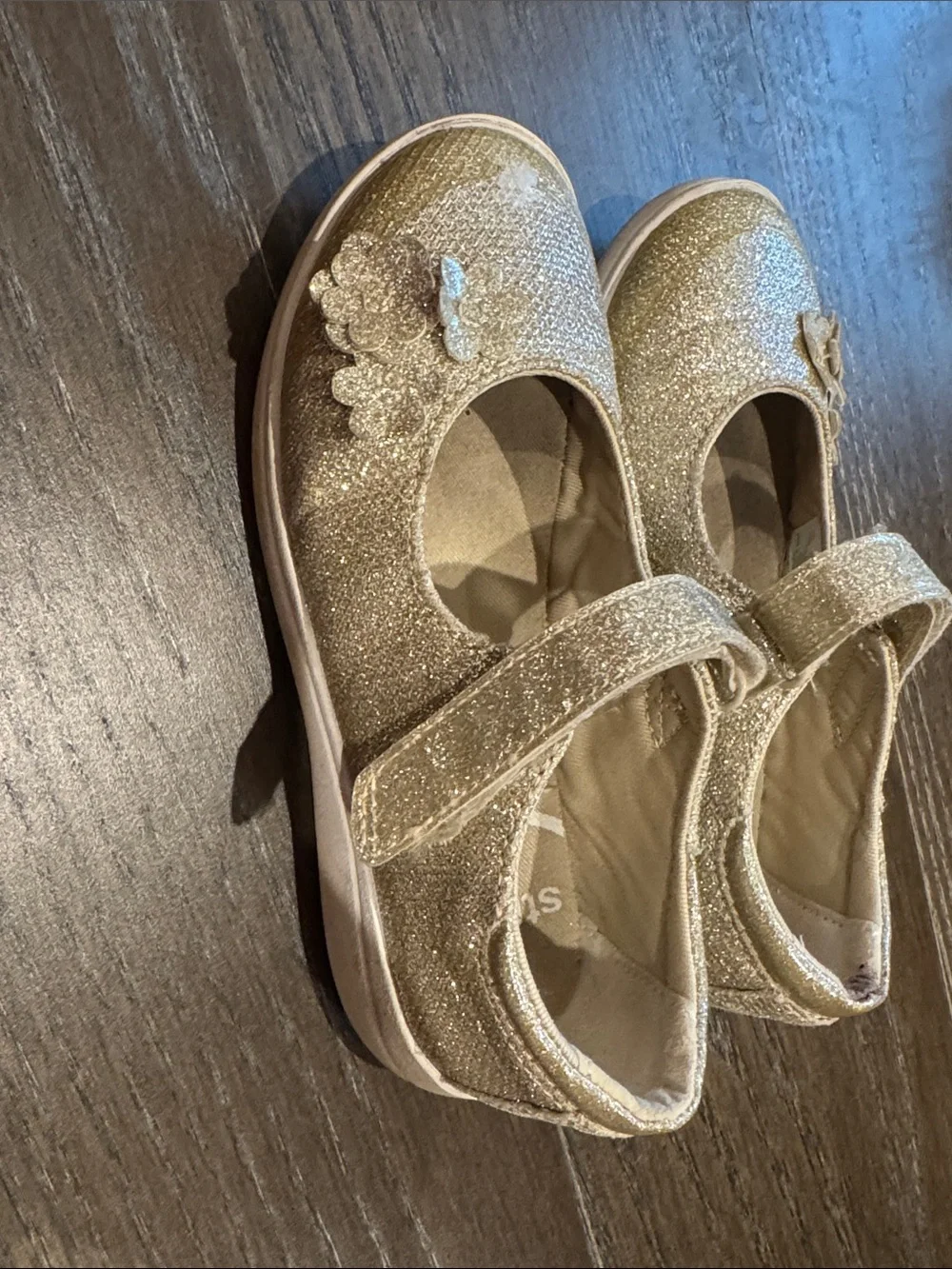 Stride Rite Girls Gold Glitter Mary Janes with Floral Accent
